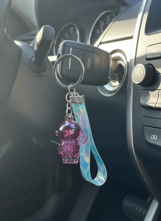 Transparent Astronaut Keychain – Crystal Look Hard Plastic Key Ring for Bikes, Bags & Gifts