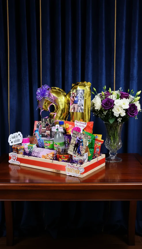 Luxury Elegant Anniversary Gift Hamper (1) Luxury Elegant Anniversary Gift Hamper